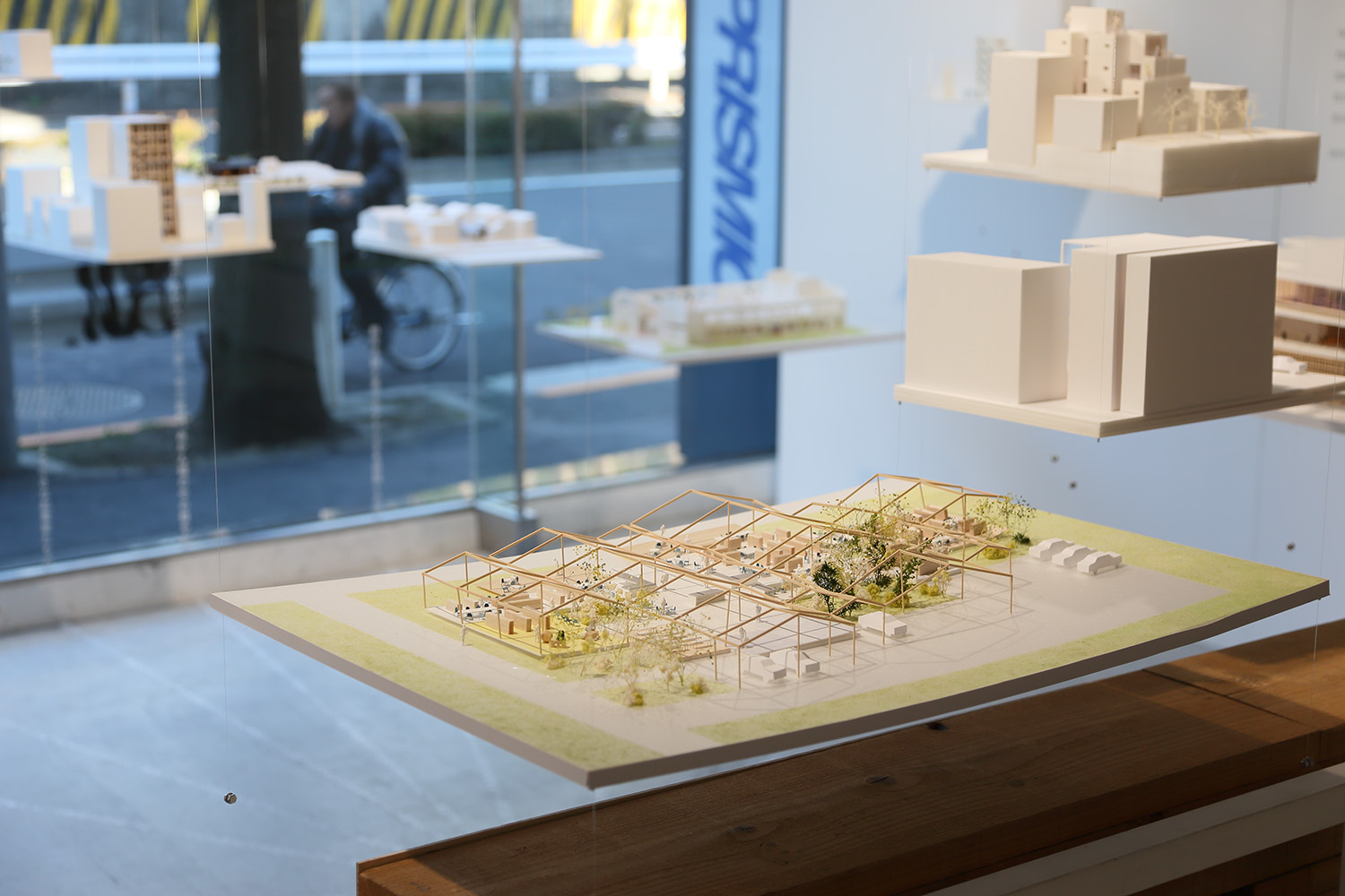 MARU。Architecture Exhibition "Universe"